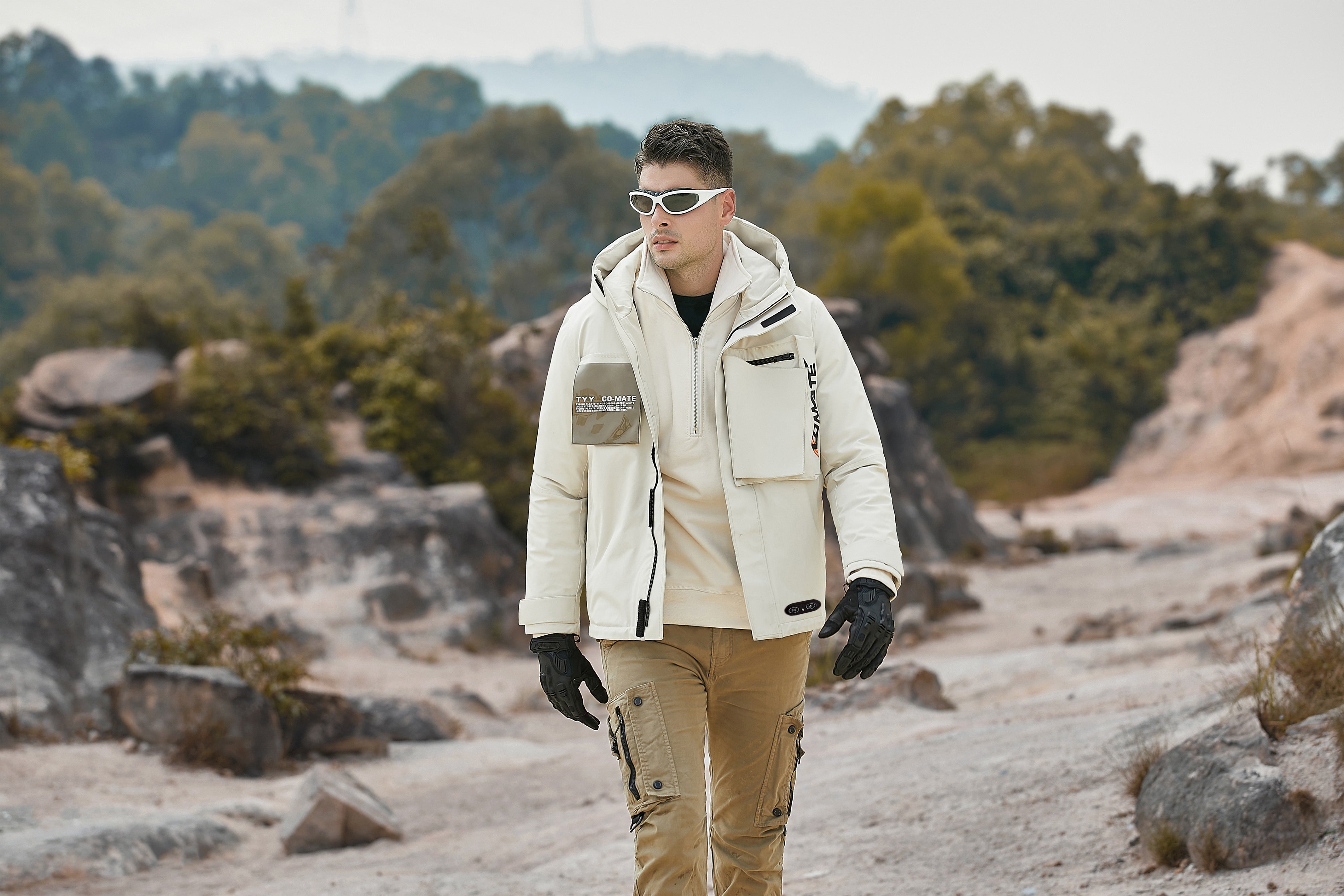 Men's Sports Heated Jacket For Outdoor With Lightweight Rechargeable Design