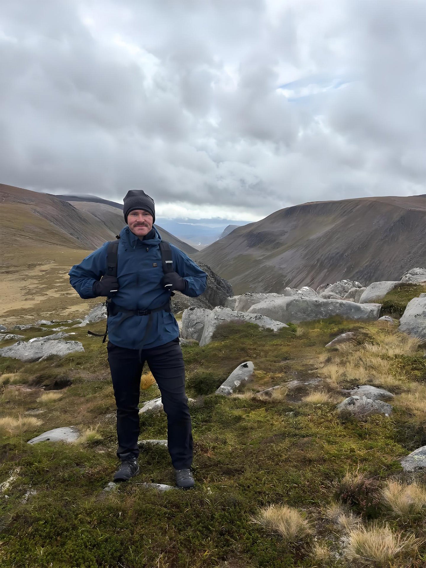 Men's Outdoor Heated Jacket Abrasion-Resistant for Rough Trails