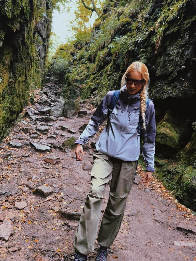 Women's Outdoor Heated Jacket Slim Fit for Stylish Hiking