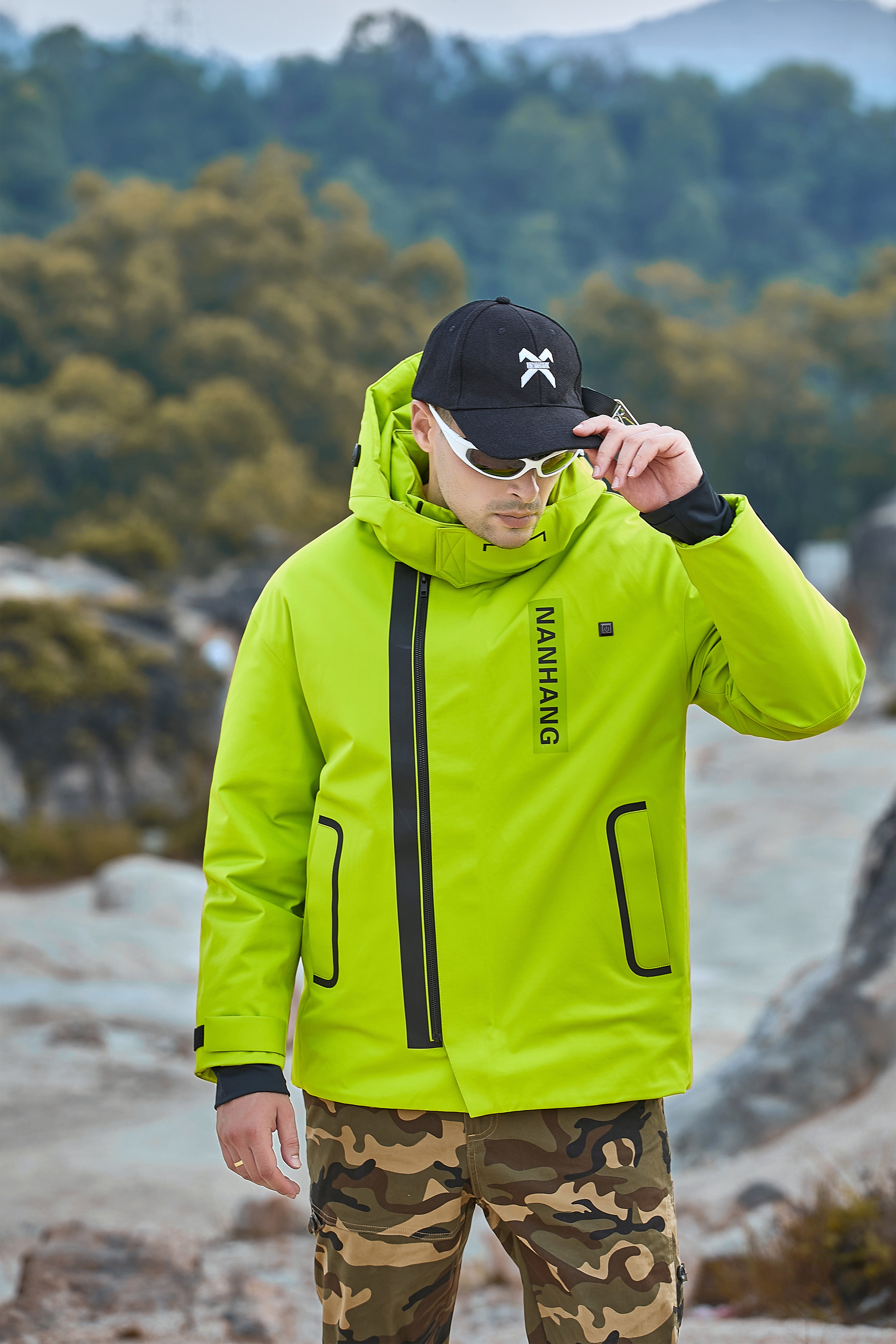 Men's Hiking Essential Breathable Windproof Windbreaker Heated Jacket
