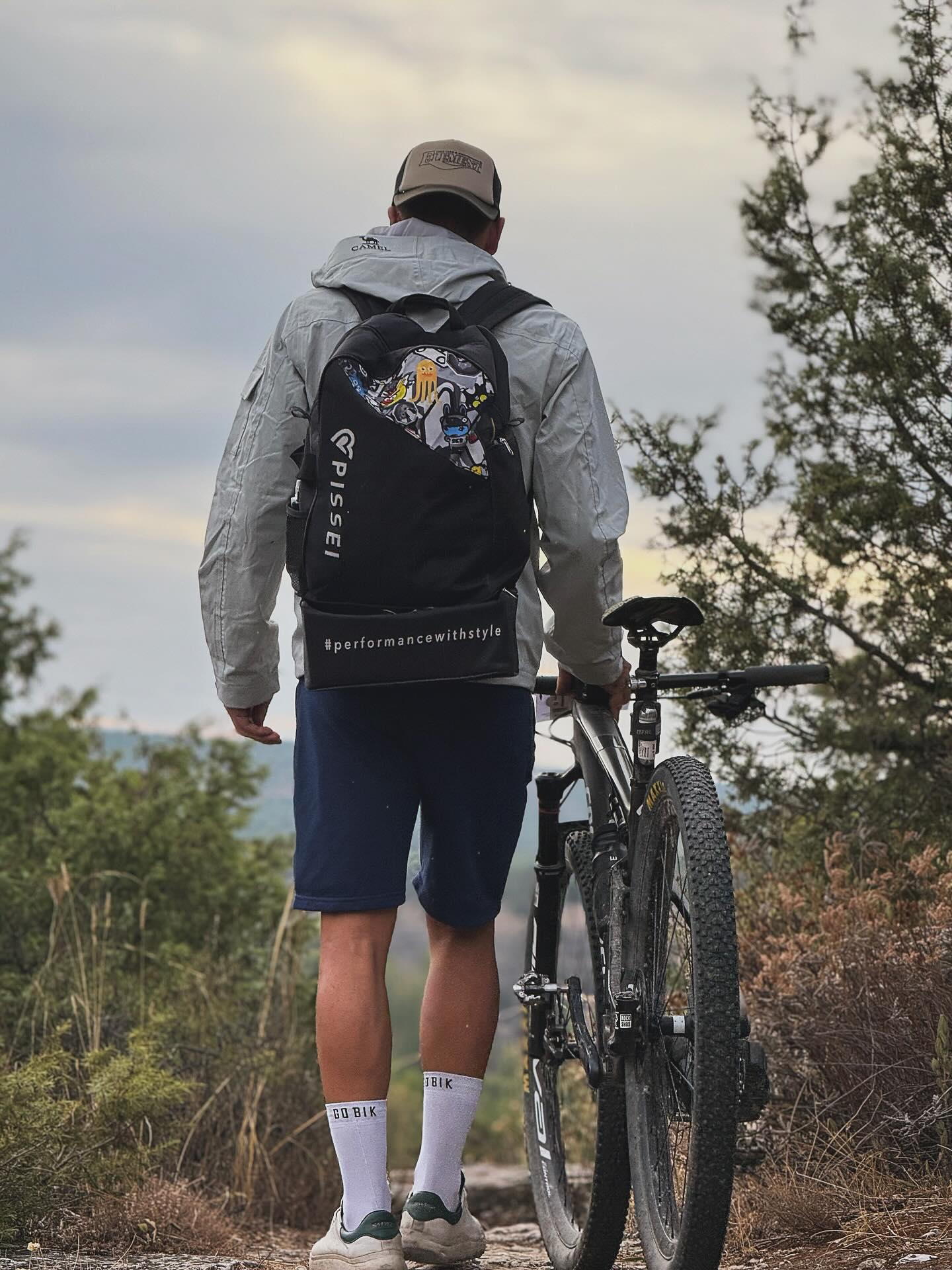 Men's Softshell Heated Jacket USB-Rechargeable for All-Day Hiking