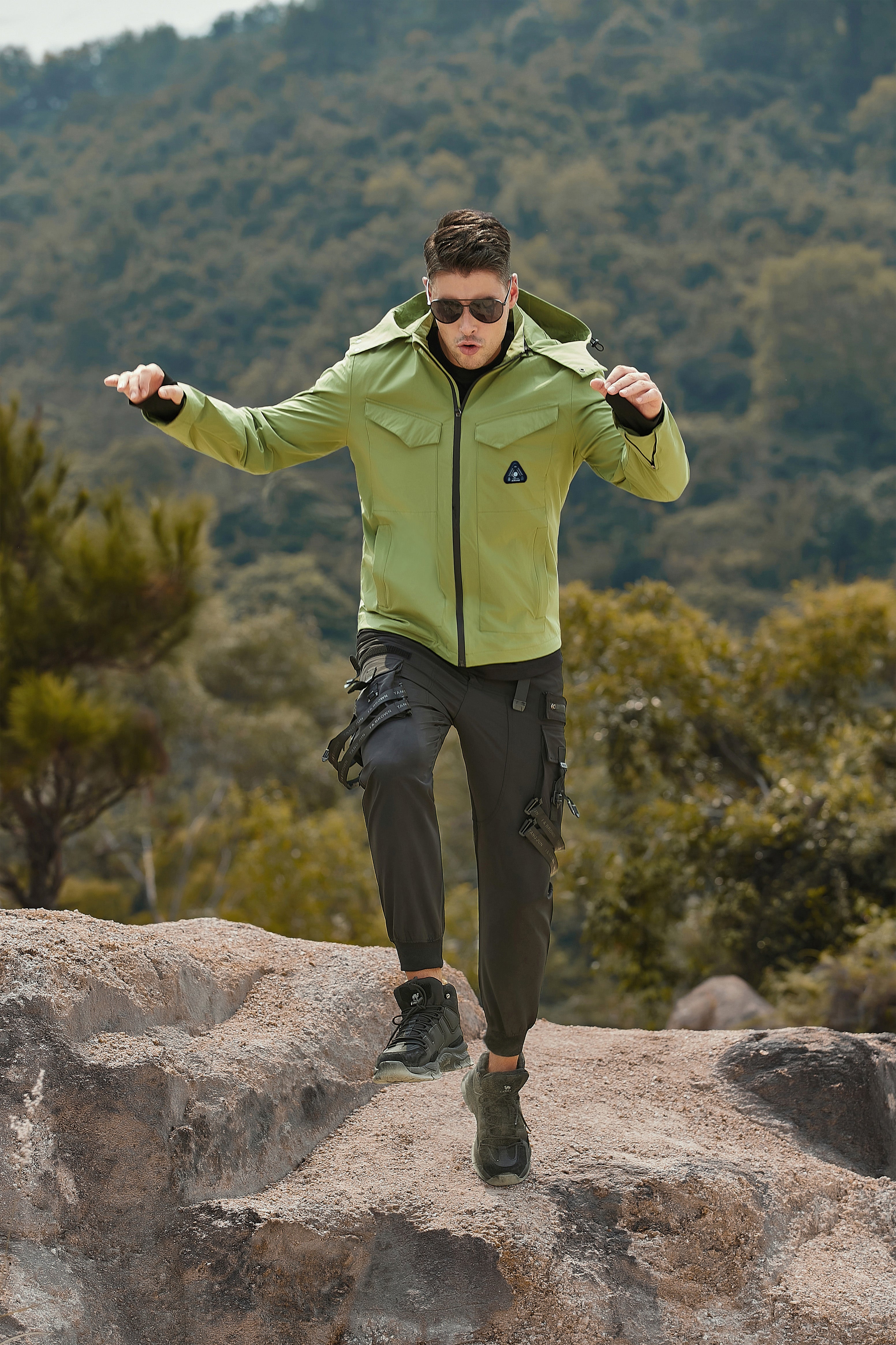 High Quality Windproof Outdoor Heated Jacket in Camping Season