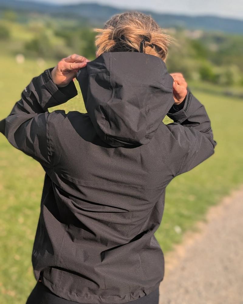 Women's Softshell Heated Jacket Breathable for Sweaty Hiking Workouts