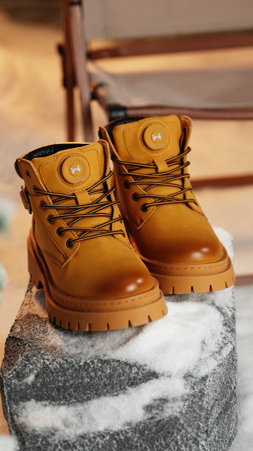 Unisex Water-Resistant Hiking Heated  Boots - Ideal for Hiking in Snowy Mountain Areas