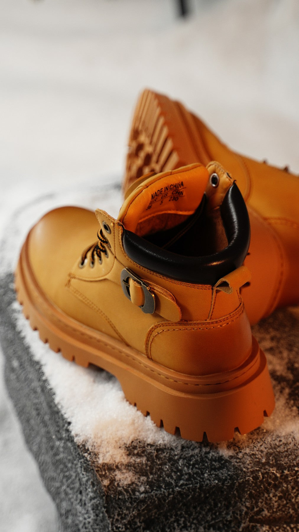 Unisex Water-Resistant Hiking Heated  Boots - Ideal for Hiking in Snowy Mountain Areas