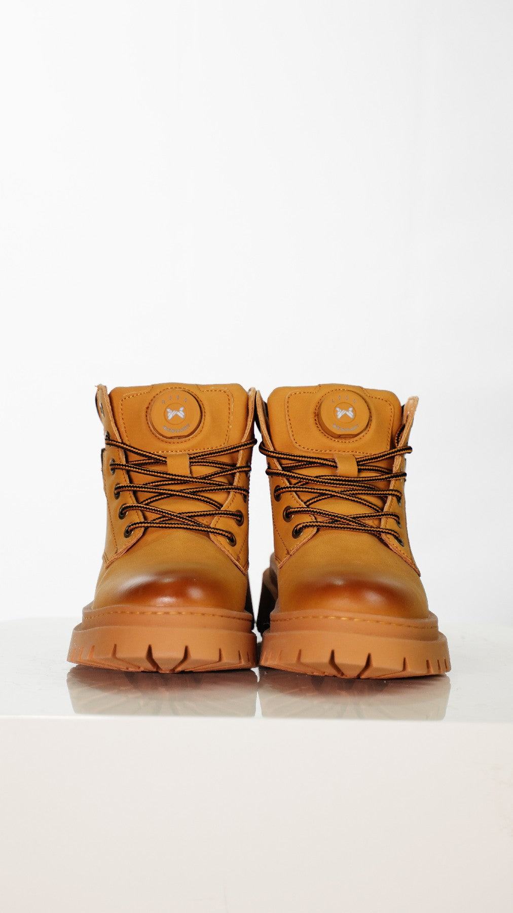 Unisex Water-Resistant Hiking Heated  Boots - Ideal for Hiking in Snowy Mountain Areas