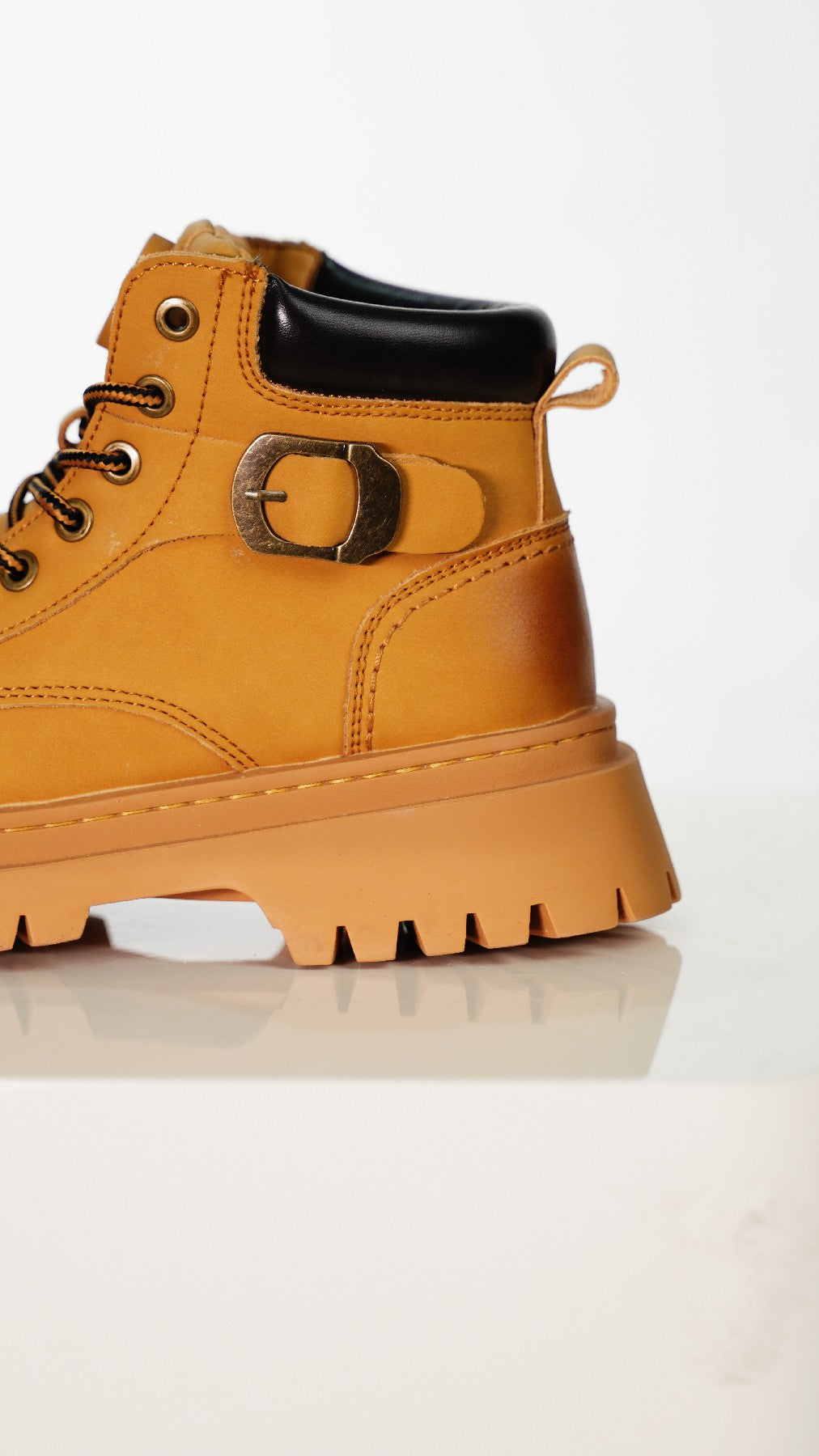 Unisex Water-Resistant Hiking Heated  Boots - Ideal for Hiking in Snowy Mountain Areas