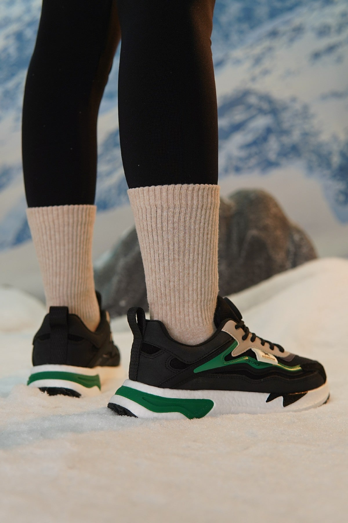 Unisex Cozy Casual Heated Shoes- Warm for Casual Hiking & Outdoor Leisure Time