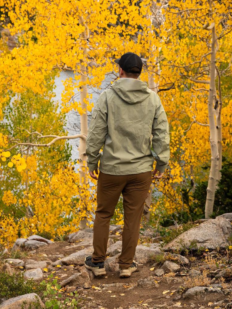 Men's Softshell Heated Jacket Durable Zippers for Outdoor Use